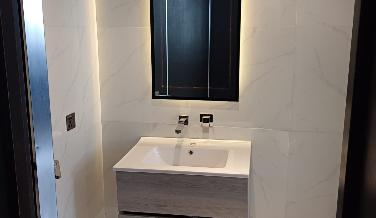 WhatsApp Image 2025-02-06 at 12.31.25 AM